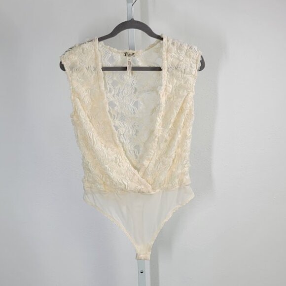 FREE PEOPLE 2 huate 2 handle rosette Sz L NEW - Picture 6 of 8